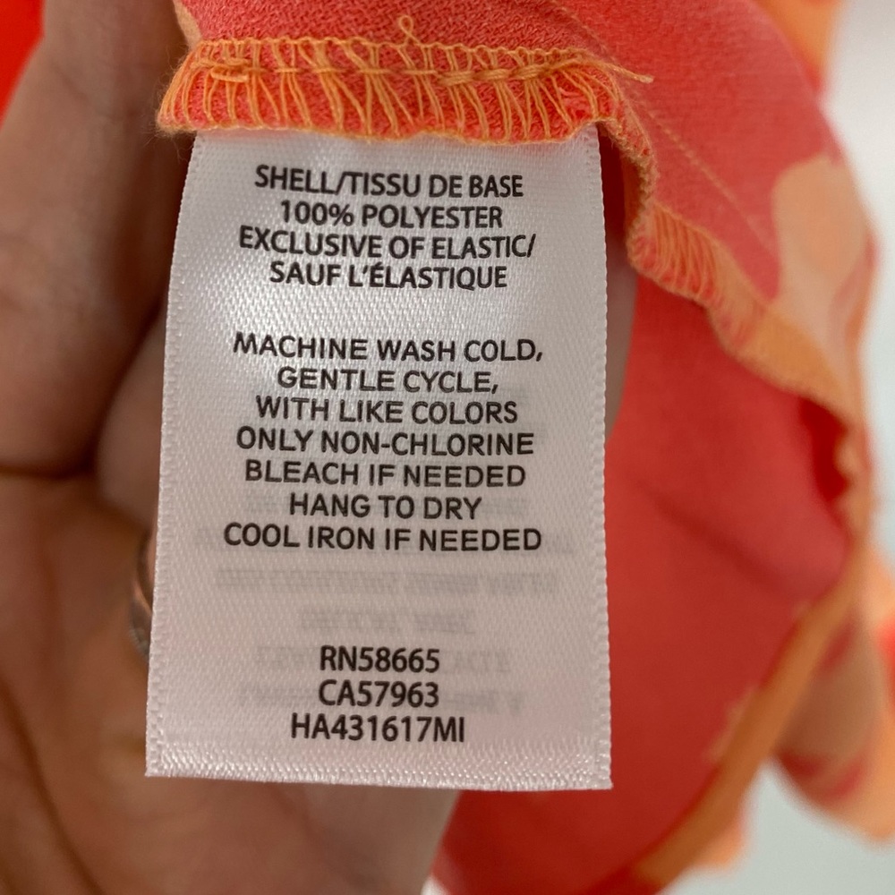 HALOGEN x ATLANTIC PACIFIC Cathy Floral Smocked Short Sleeve Utility Dress - Picture 6 of 6